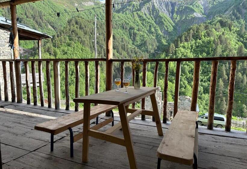 پانسیون Tamazi Guest House