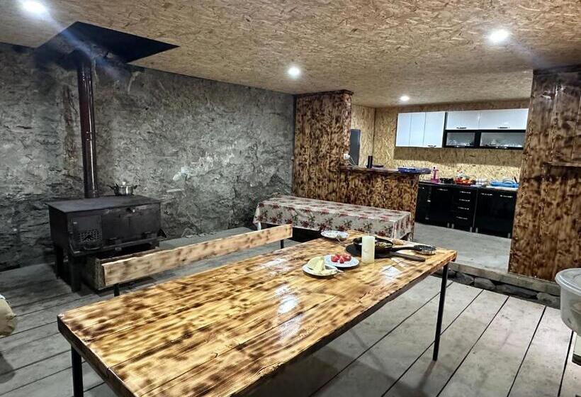 پانسیون Tamazi Guest House