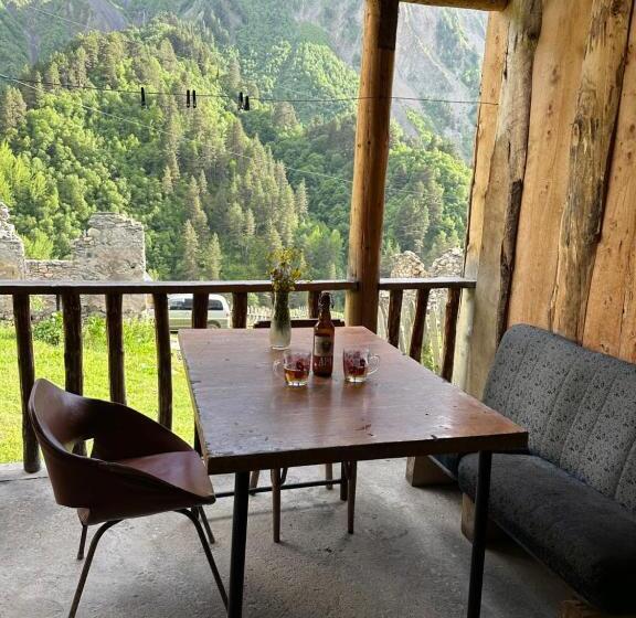 پانسیون Tamazi Guest House