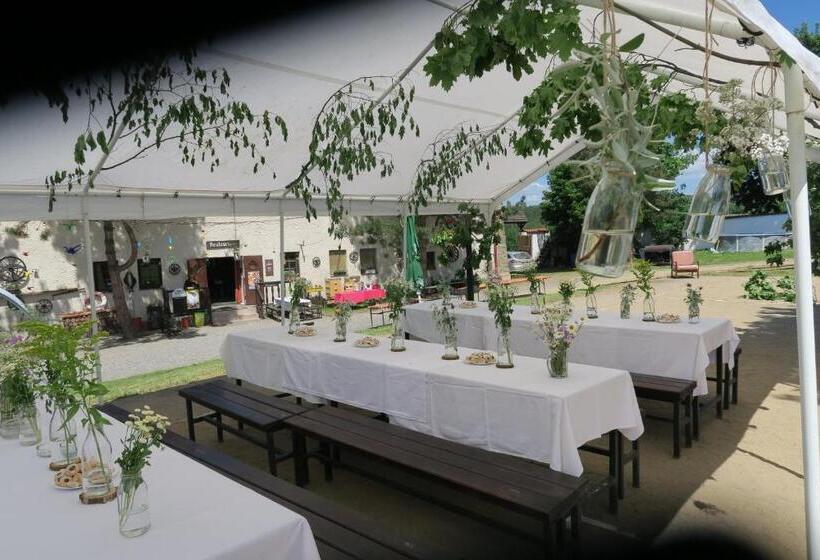 ペンション Tvrz Holešice Orlická Přehrada, Penzion