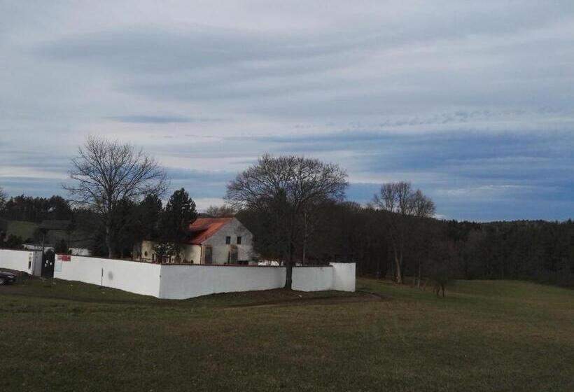 ペンション Tvrz Holešice Orlická Přehrada, Penzion