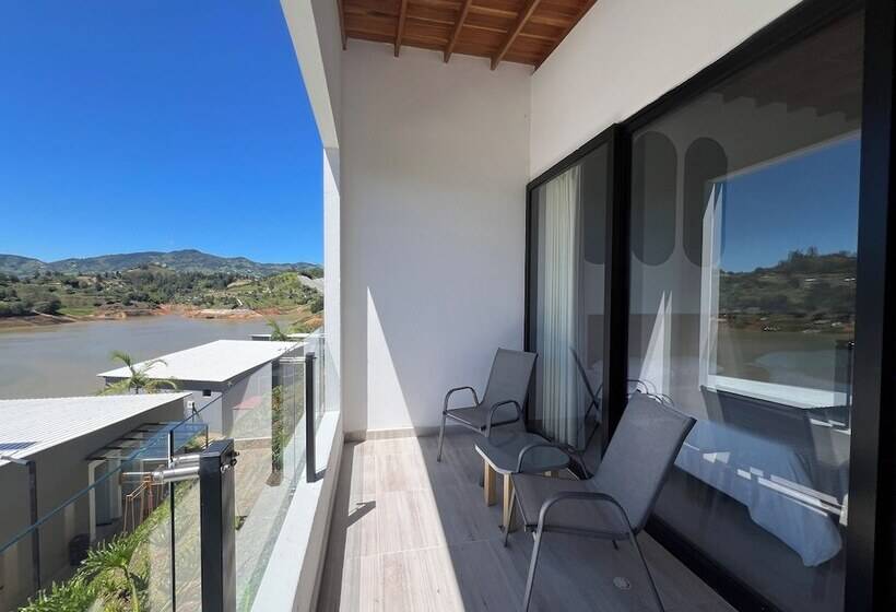 פנסיון Viajero Guatapé Hostel & Lake Club