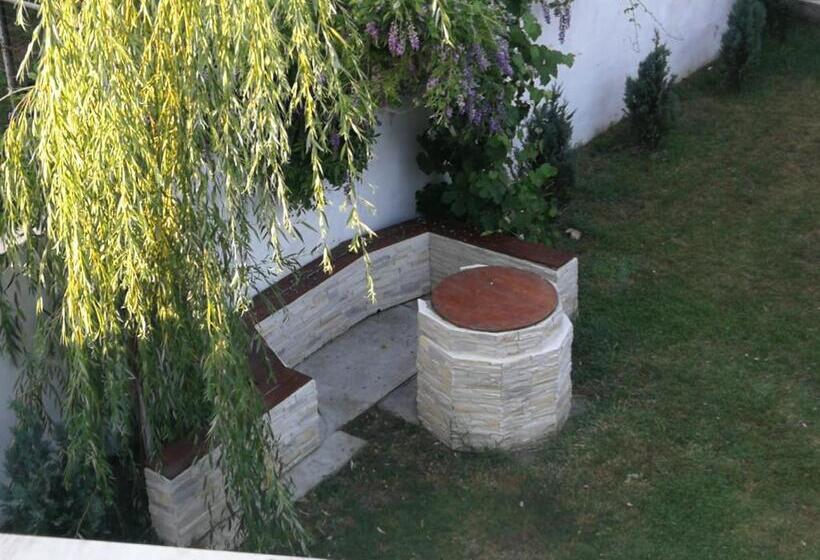 פנסיון Vila Roy