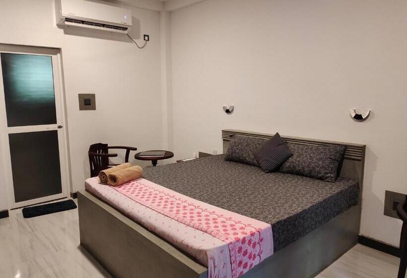 펜션 Villa Leo Hikkaduwa