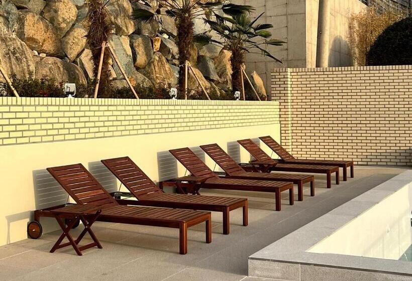 Пансион Yeosu Solstay Hostel