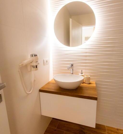 Пансион Yrys House   Adults Only