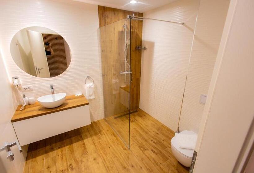 Пансион Yrys House   Adults Only