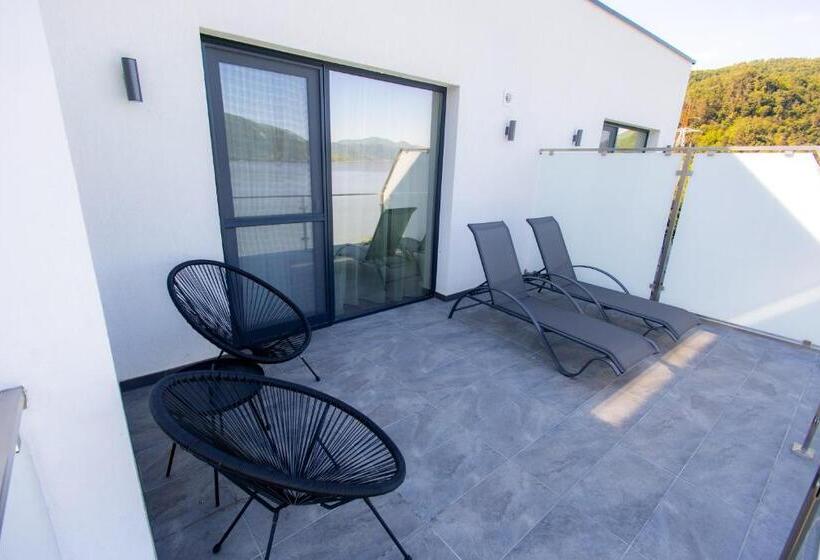 Пансион Yrys House   Adults Only