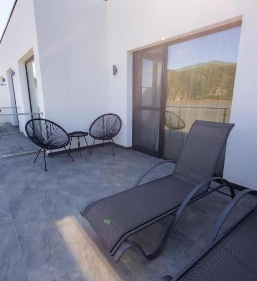 Пансион Yrys House   Adults Only