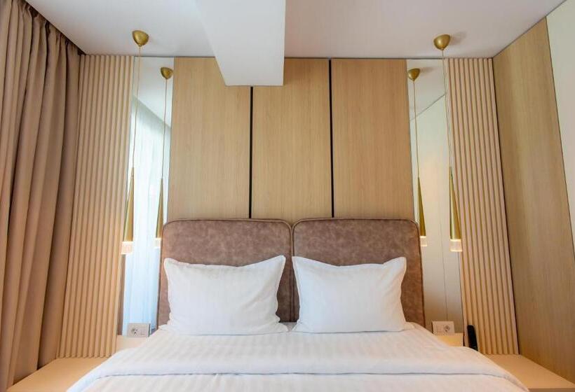 Пансион Yrys House   Adults Only