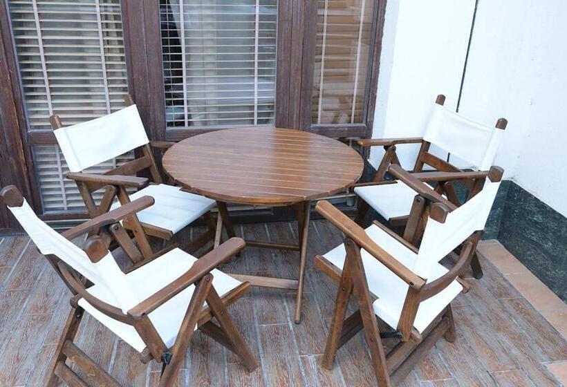 Private Studio In Emerald Beach Resort