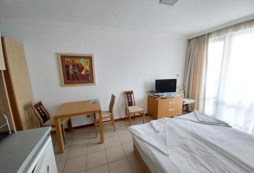 Private Studio In Emerald Beach Resort