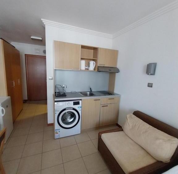 Private Studio In Emerald Beach Resort