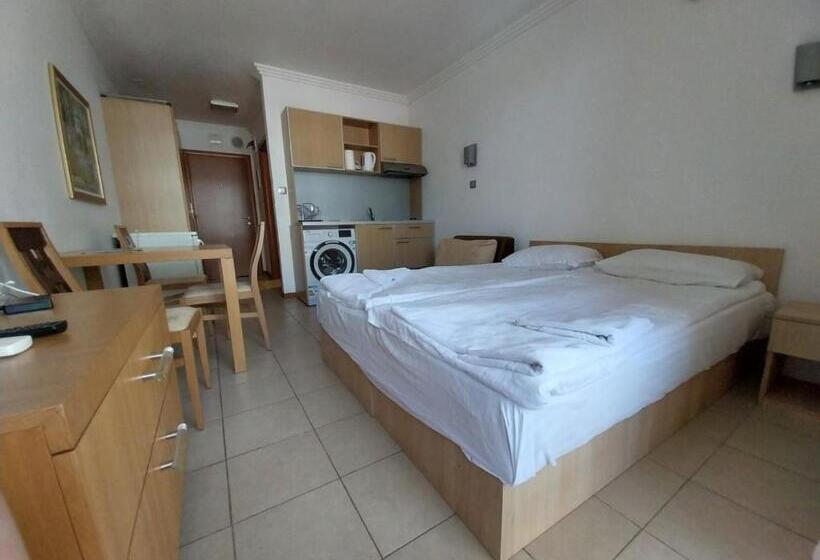 Private Studio In Emerald Beach Resort