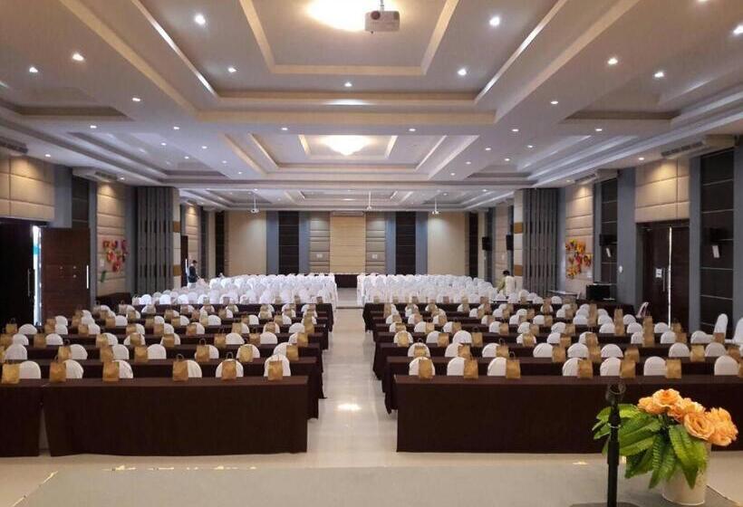 S Tawan Hotel & Convention