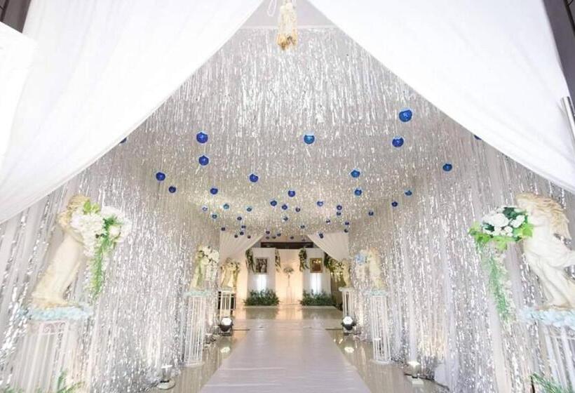 S Tawan Hotel & Convention