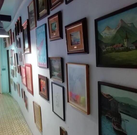 هاستل La Nau Rooms