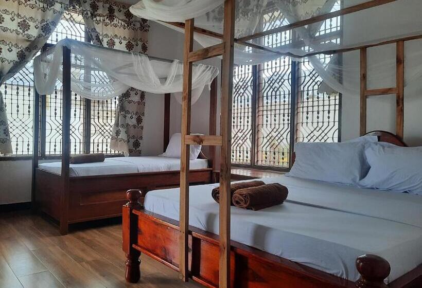 تختخواب و صبحانه Kajificheni House