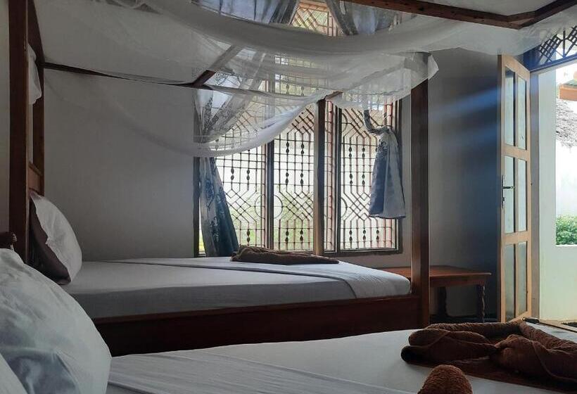 تختخواب و صبحانه Kajificheni House