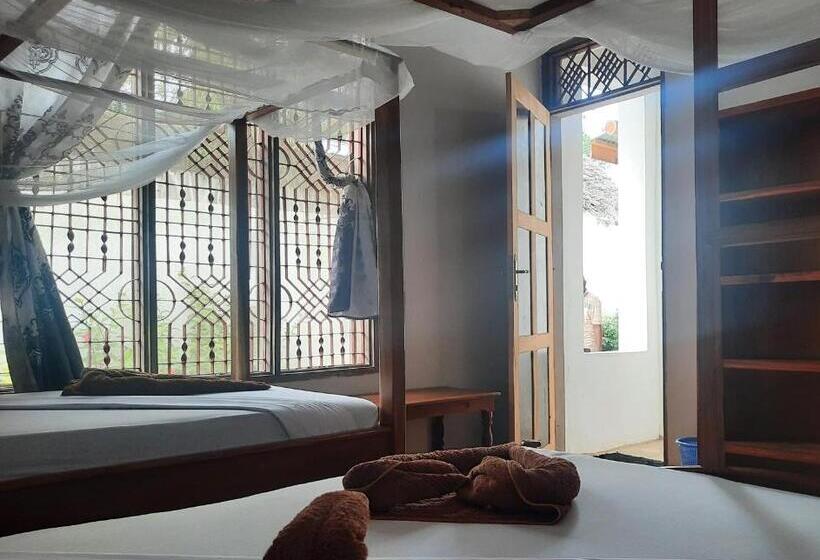 تختخواب و صبحانه Kajificheni House