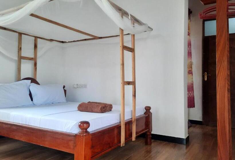 تختخواب و صبحانه Kajificheni House