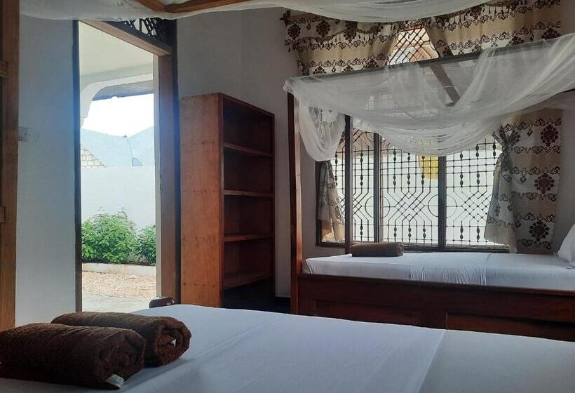 تختخواب و صبحانه Kajificheni House