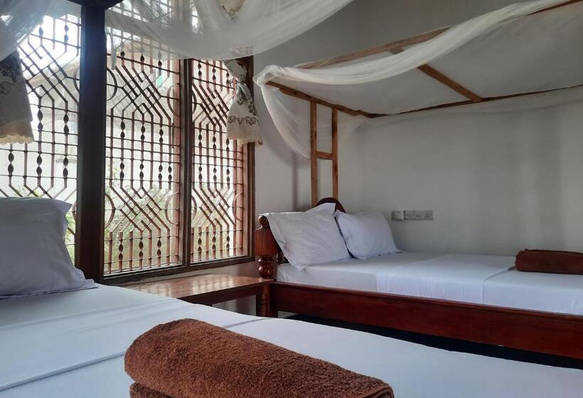 تختخواب و صبحانه Kajificheni House