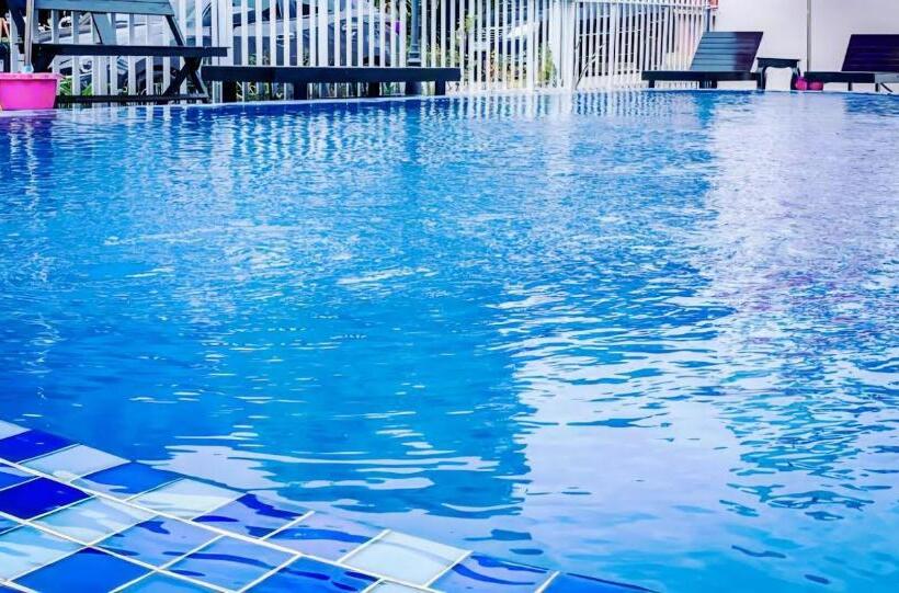 تختخواب و صبحانه Queens Guesthouse