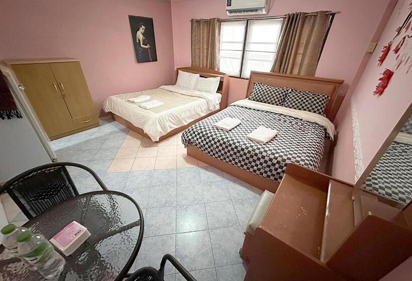 تختخواب و صبحانه Sea View Jomtien Guest House