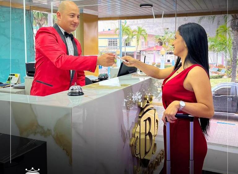 Britney Hotel Machala