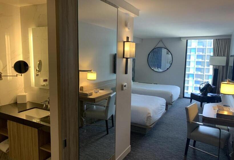 Coolest Bar Hoping Linq Casino Hotel Strip Las Vegas