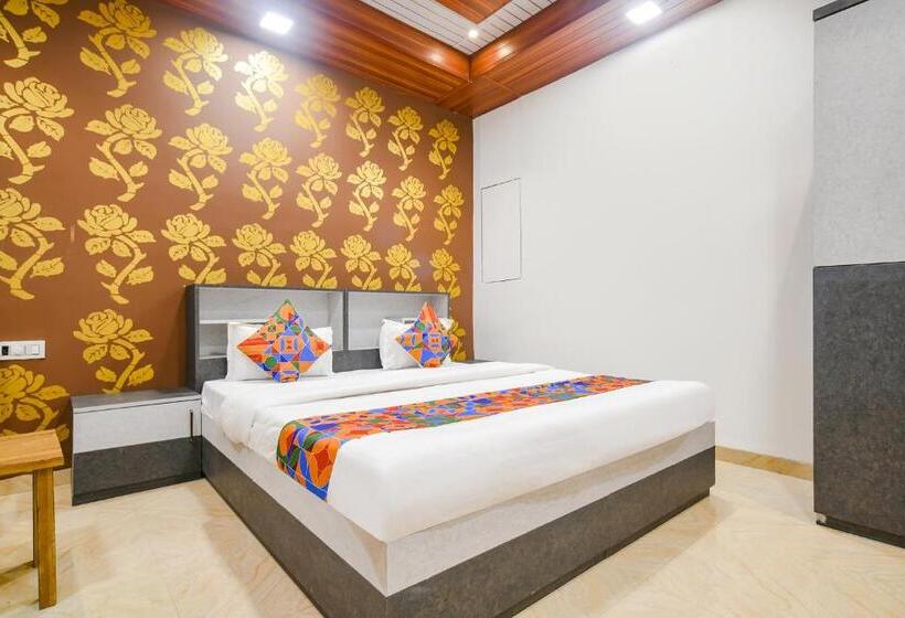 Fabhotel Dream Paradise