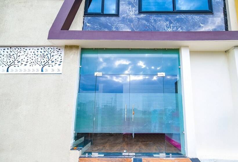 Fabhotel Dream Paradise