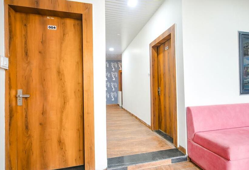 Fabhotel Dream Paradise