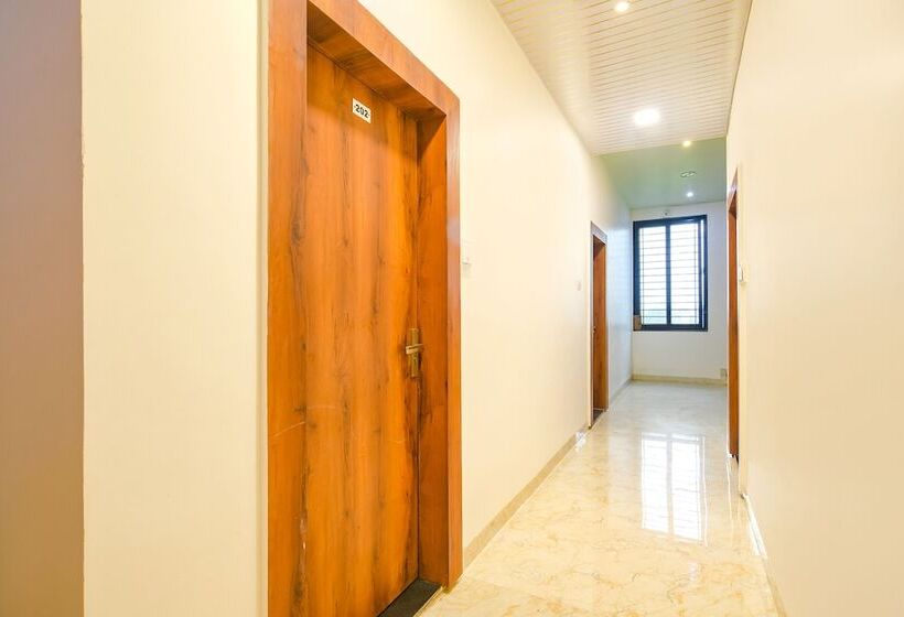 Fabhotel Dream Paradise