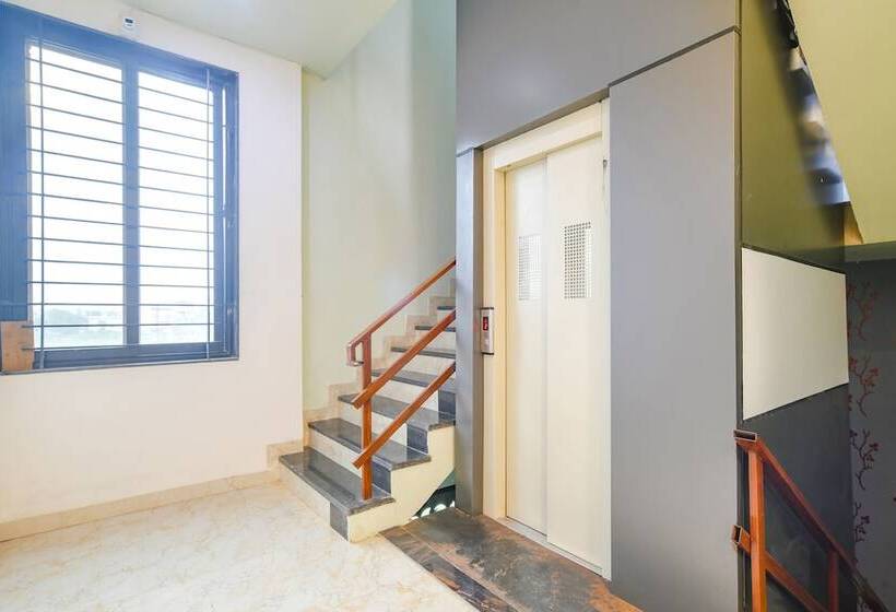 Fabhotel Dream Paradise