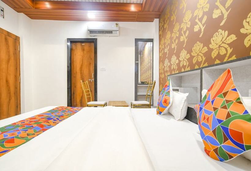 Fabhotel Dream Paradise