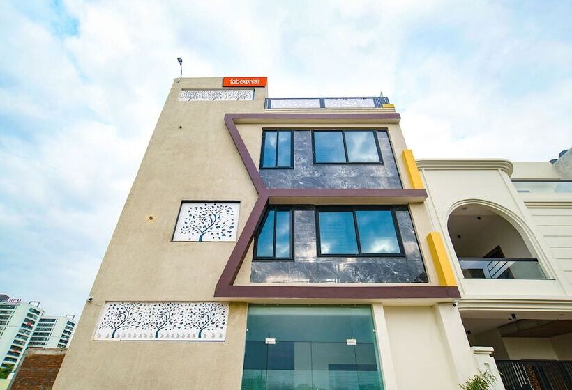 Fabhotel Dream Paradise