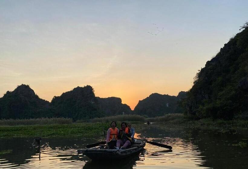 ホテル Aquarius Garden Ninh Bình