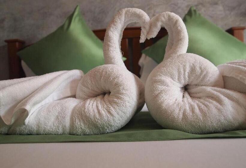 فندق Araya Boutique