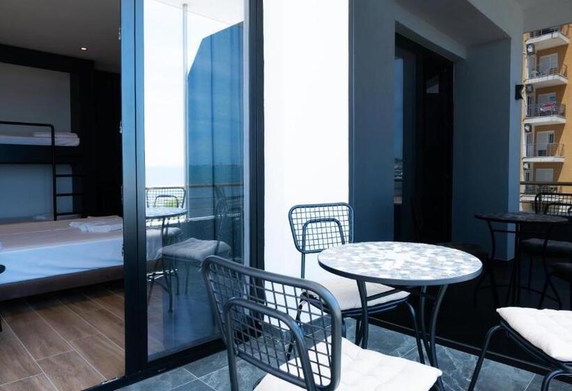 בית מלון כפרי Azure Sea View Apartment S