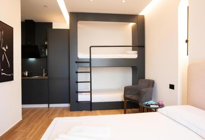 هتل Azure Sea View Apartment S