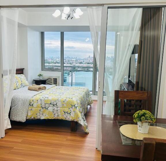 Отель Azure Staycation Place