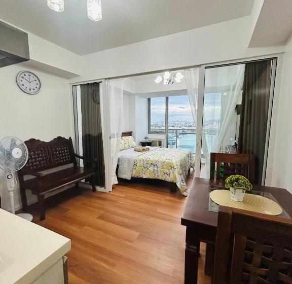 Отель Azure Staycation Place