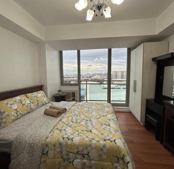 Отель Azure Staycation Place