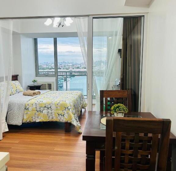 Отель Azure Staycation Place