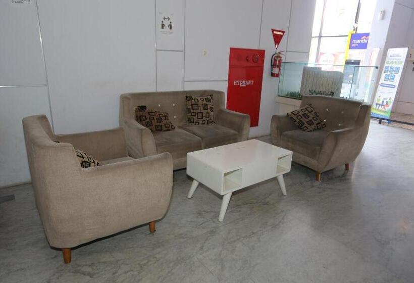 ホテル Collection O 93914 Iconic Residence