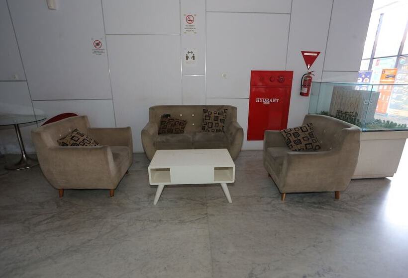 ホテル Collection O 93914 Iconic Residence