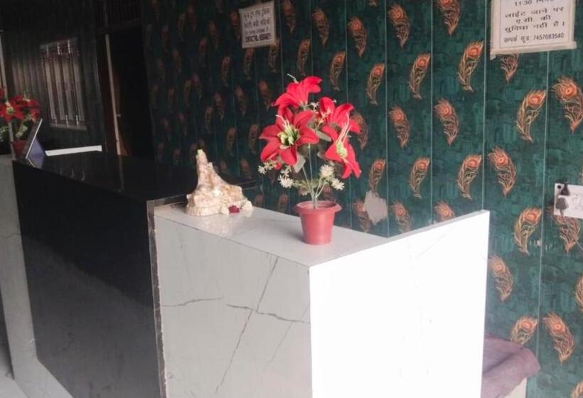 בית מלון כפרי Goroomgo Kunj Residency Mathura Near Bus Stand   Parking Facility & Restrurant