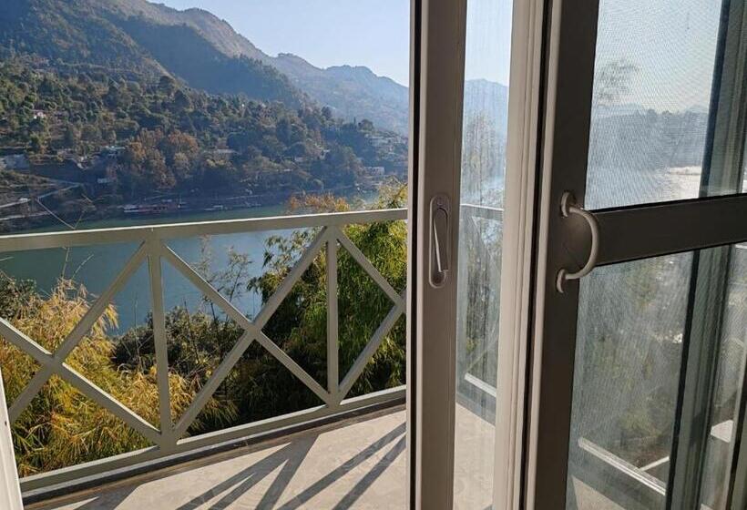 בית מלון כפרי Hibiscus Lakeview Resort Bhimtal